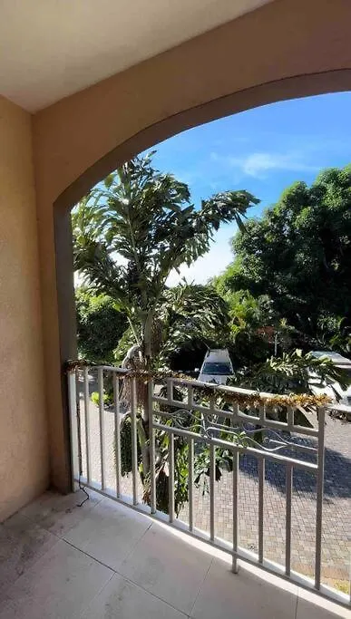 2 Bedroom Condo; Pool And Patio Kingston Apartament