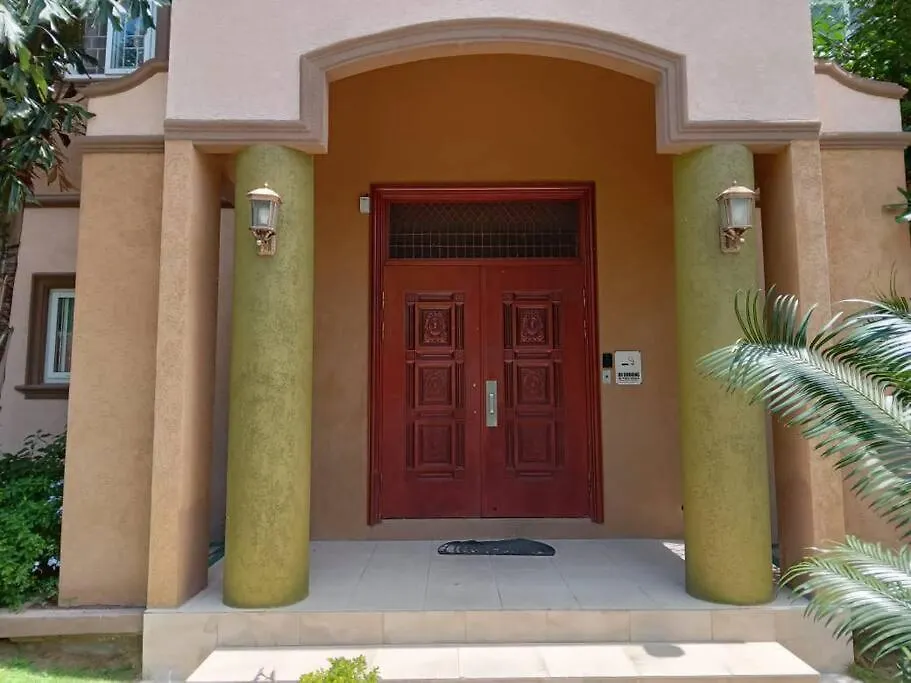 Apartament 2 Bedroom Condo; Pool And Patio Kingston