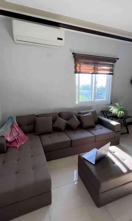2 Bedroom Condo; Pool And Patio Kingston 0*,